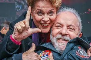 Dilma e Lula(Divulgação)