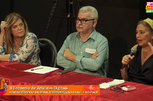 A mesa de debate “O fortalecimento da mídia alternativa / progressista no Brasil e no Piauí”(Reprodução)
