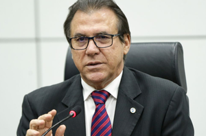 Ministro do Trabalho, Luiz Marinho, durante audiência na Comissão de Fiscalização Financeira e Controle da Câmara(Reprodução/csb)